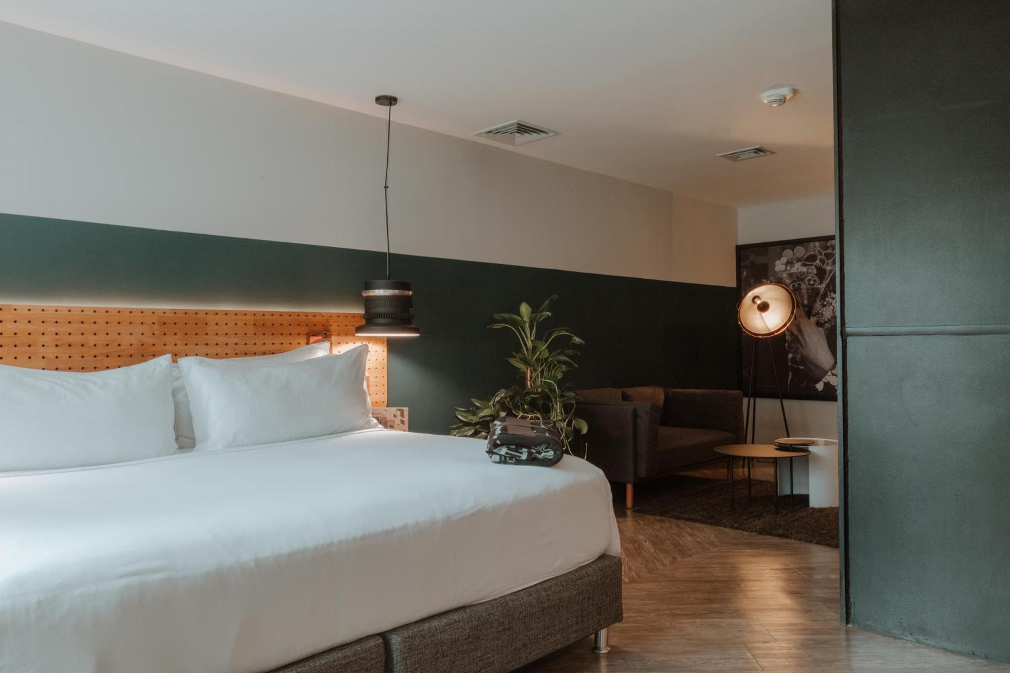 The Click Clack Hotel Medellín Exterior foto A room at the hotel
